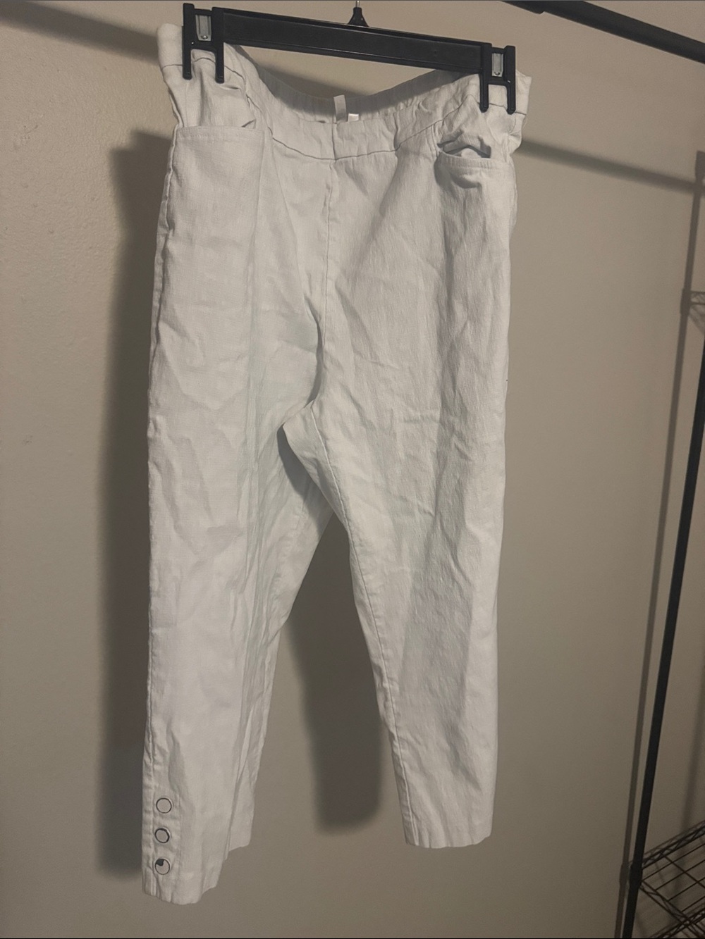 Women's White Button-Cuff Pull-On Crop Pants
